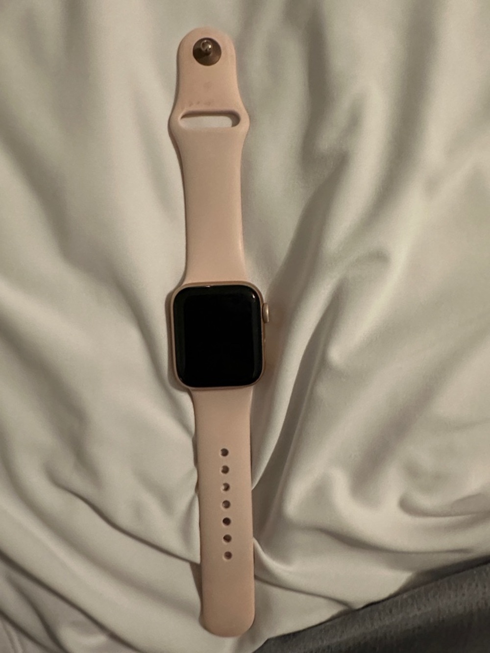 Apple Watch Series 4 (40mm) – Rose Gold with Pink Band with charger